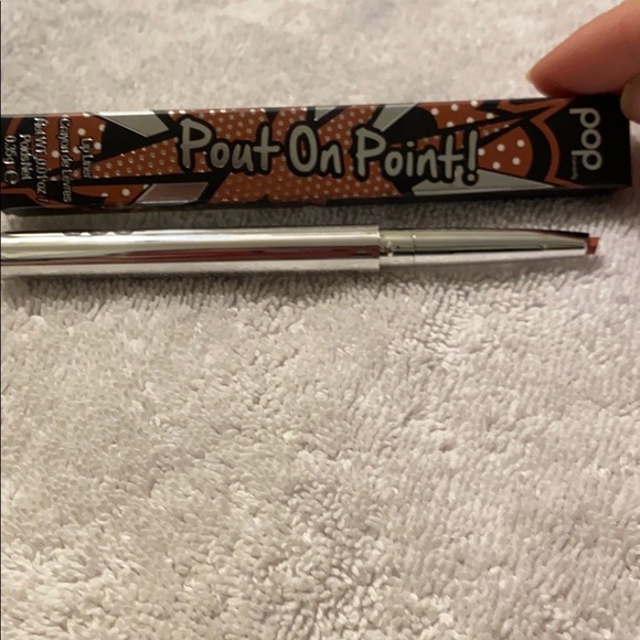 Lipstick, liner and gloss bundle - Picture 4 of 4